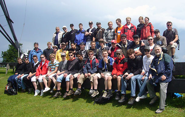 Gruppenbild Klassen Sanitärmonteure A + B 2006 - 2009 und 4 Gäste und 4 LeiterGruppenbild auf dem Schiff
