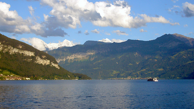 Der Eiger verhüllt sich hinter den Wolken